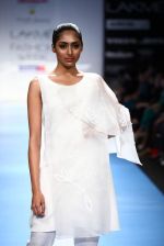 Model walk the ramp for Wendell Rodericks show at Lakme Fashion Week Day 2 on 4th Aug 2012 (32).JPG